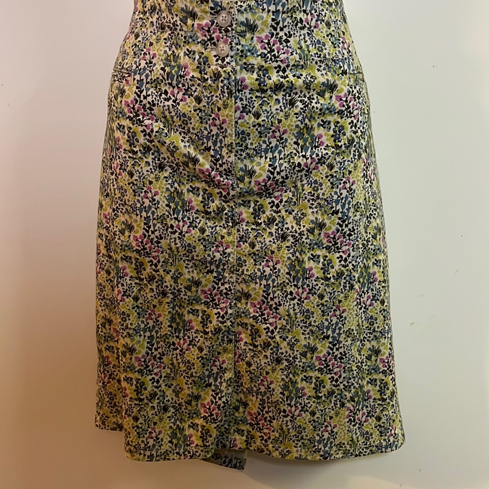J. Jill live-in chino floral print zip front twill skirt. Size 12